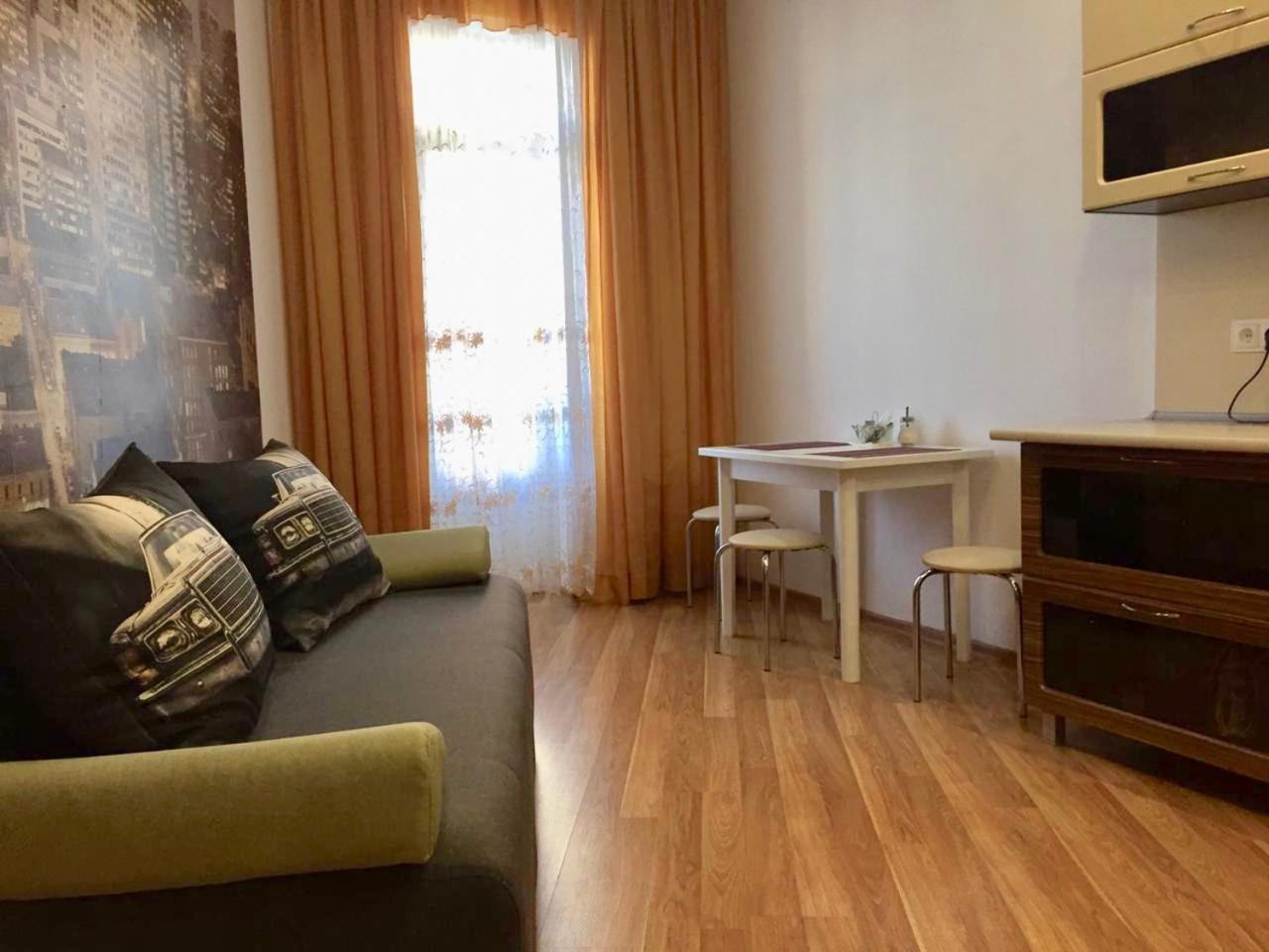Light Apartments Чернихив Екстериор снимка