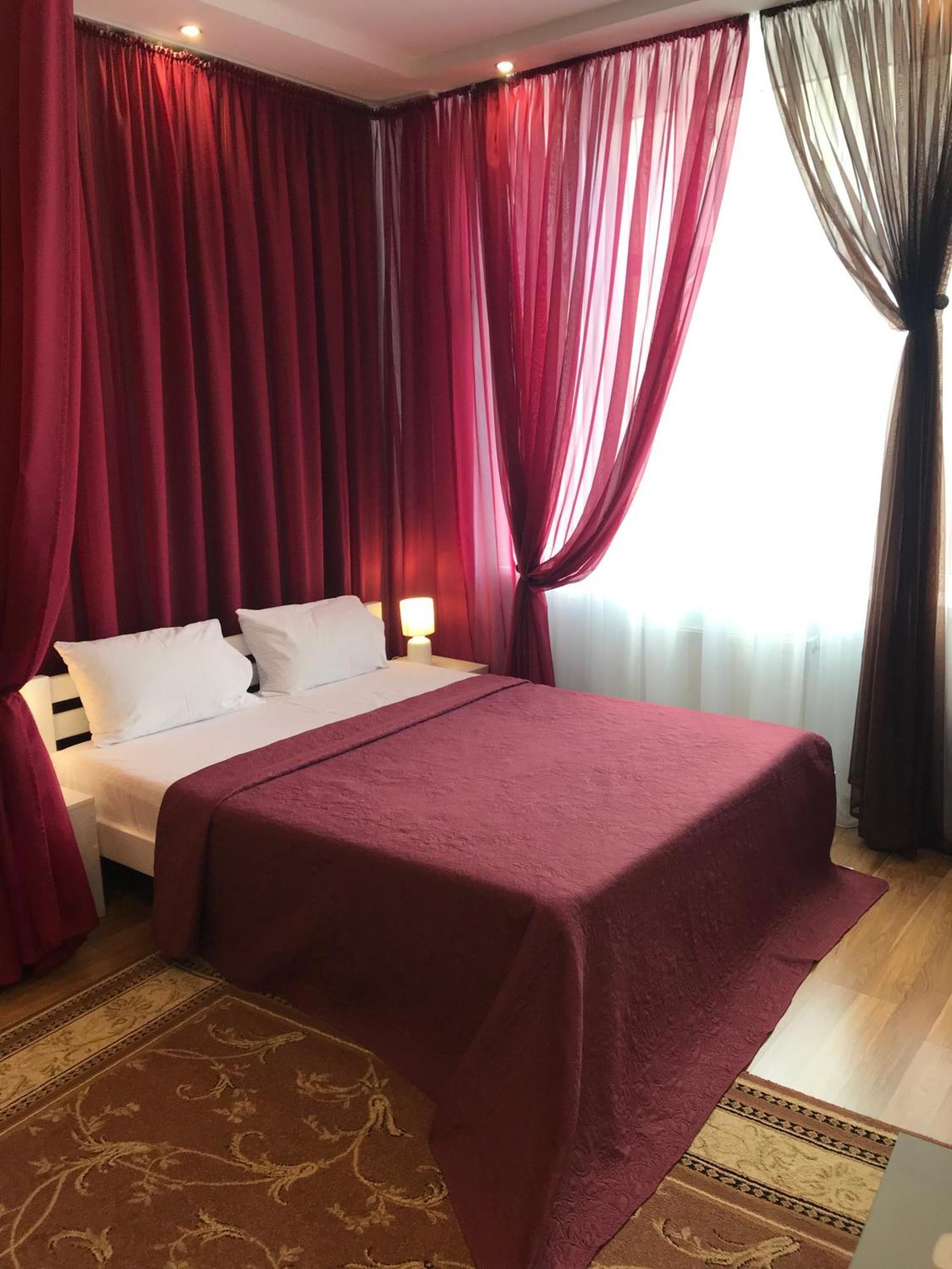 Light Apartments Чернихив Екстериор снимка
