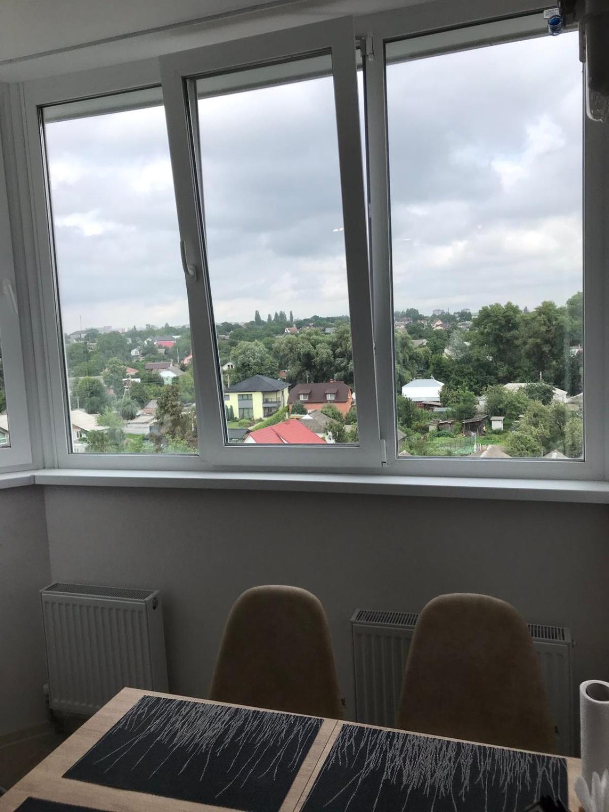 Light Apartments Чернихив Екстериор снимка
