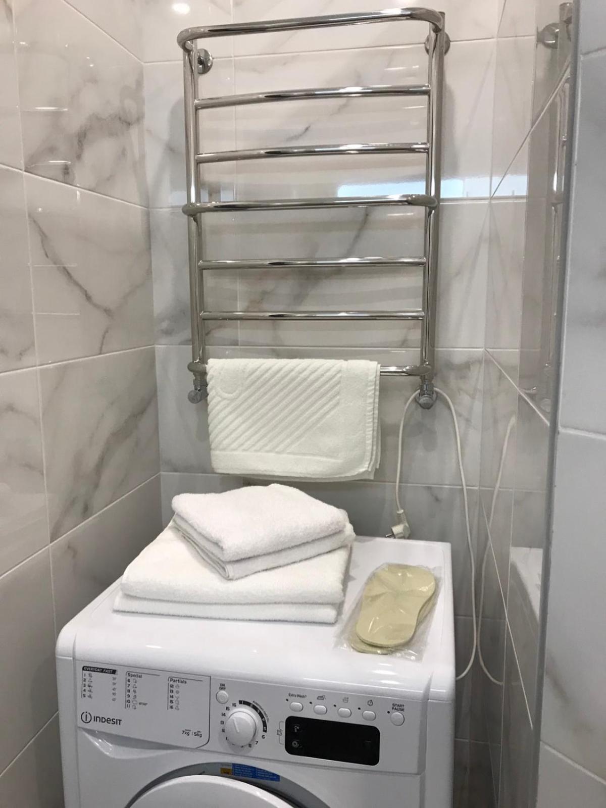 Light Apartments Чернихив Екстериор снимка