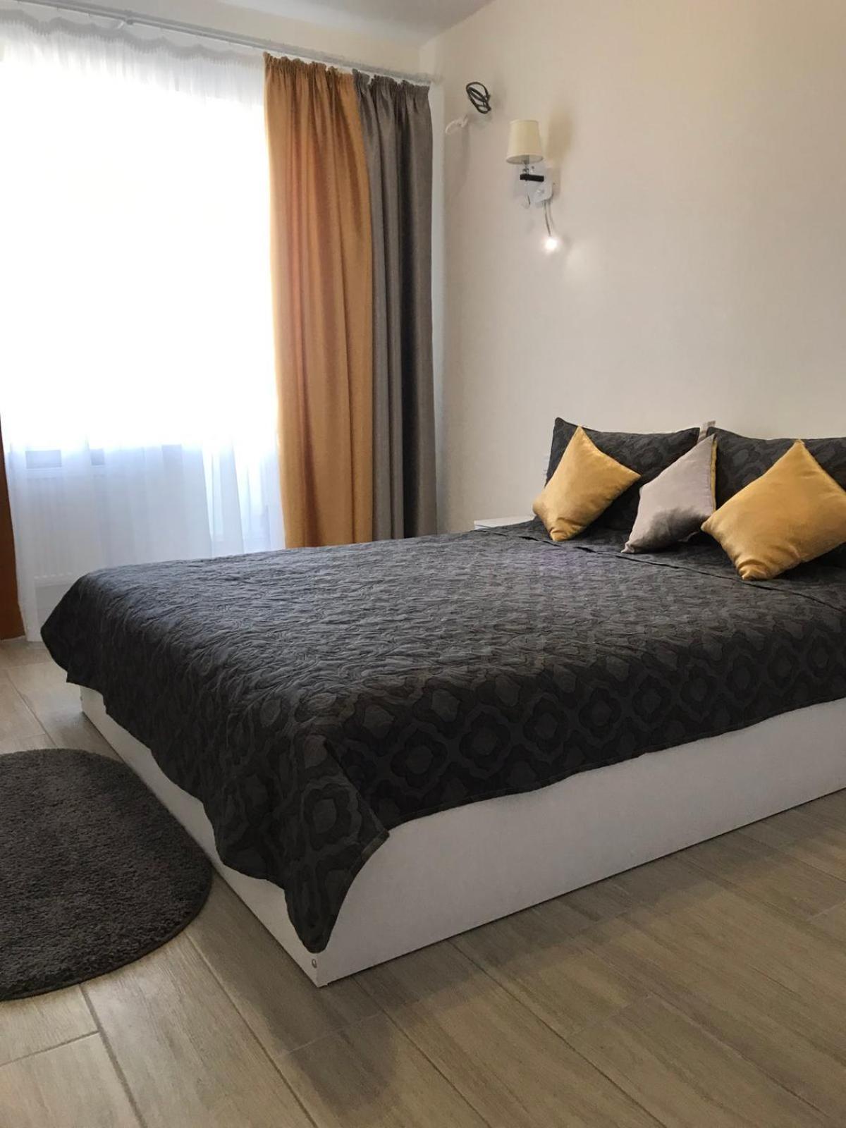 Light Apartments Чернихив Екстериор снимка
