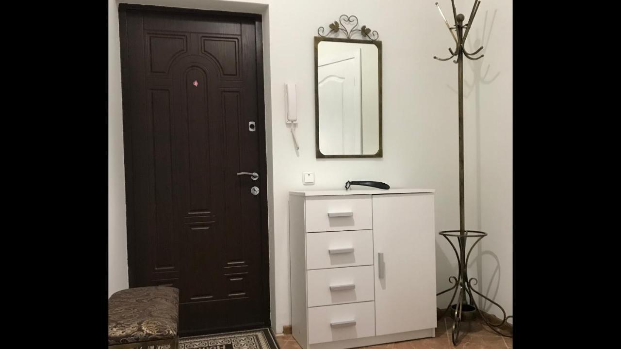 Light Apartments Чернихив Екстериор снимка