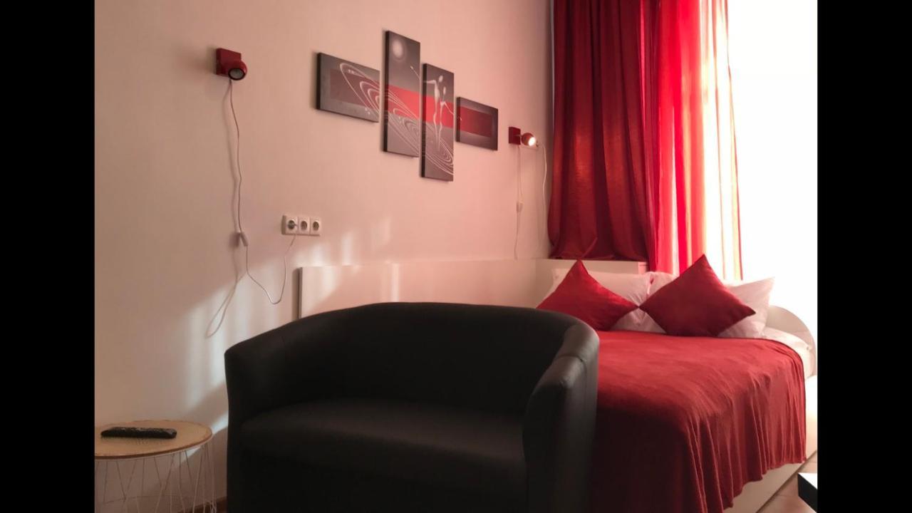 Light Apartments Чернихив Екстериор снимка