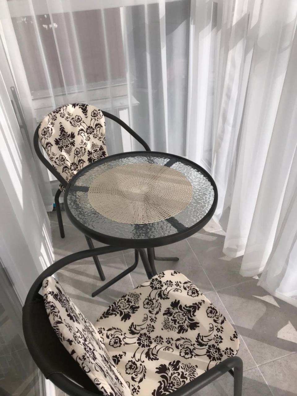 Light Apartments Чернихив Екстериор снимка