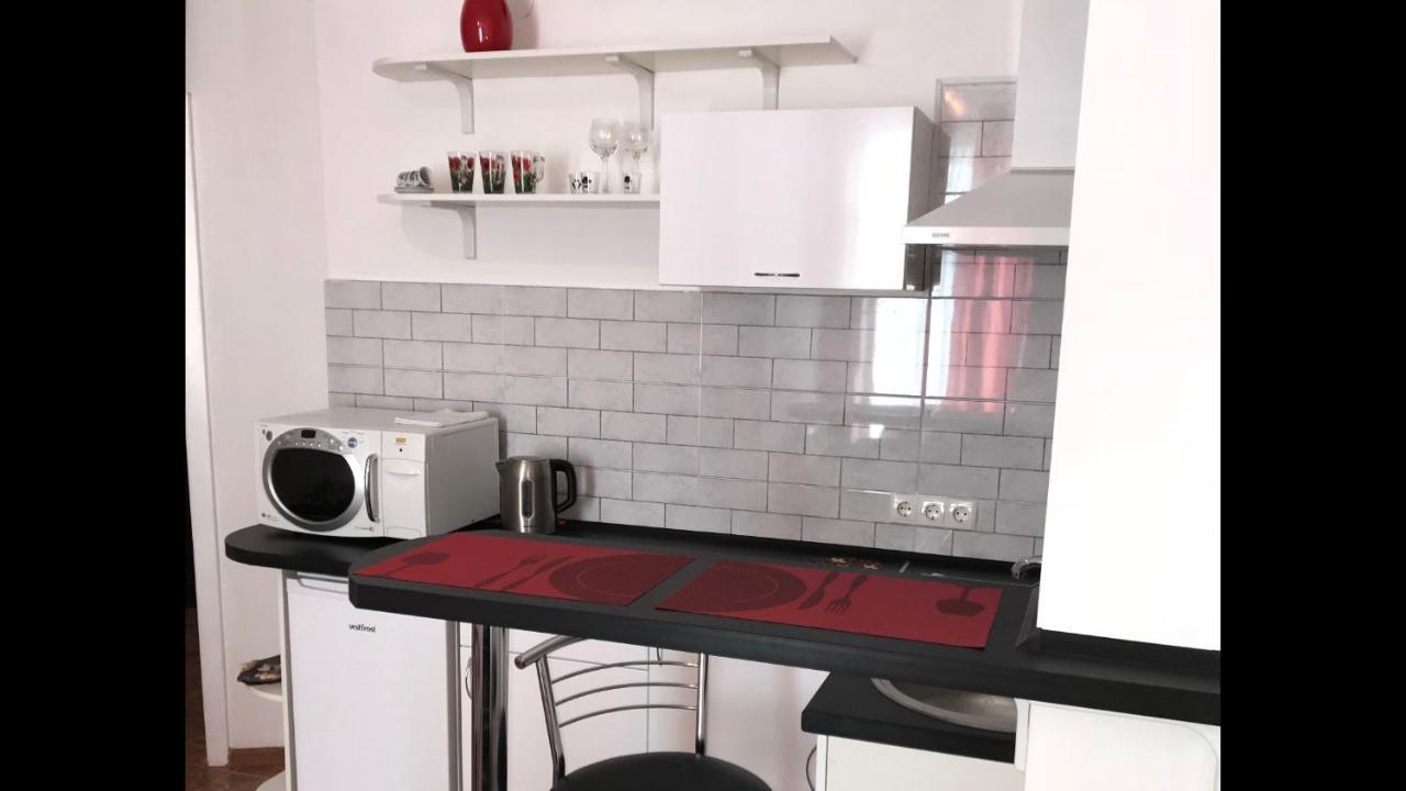 Light Apartments Чернихив Екстериор снимка